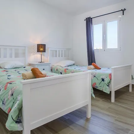 Atico Deluxe Centro شقة كوراليهو